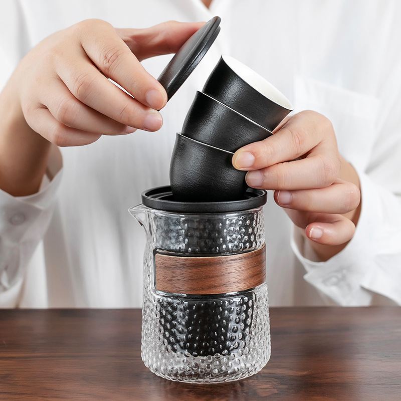 Travel tea set for traveling