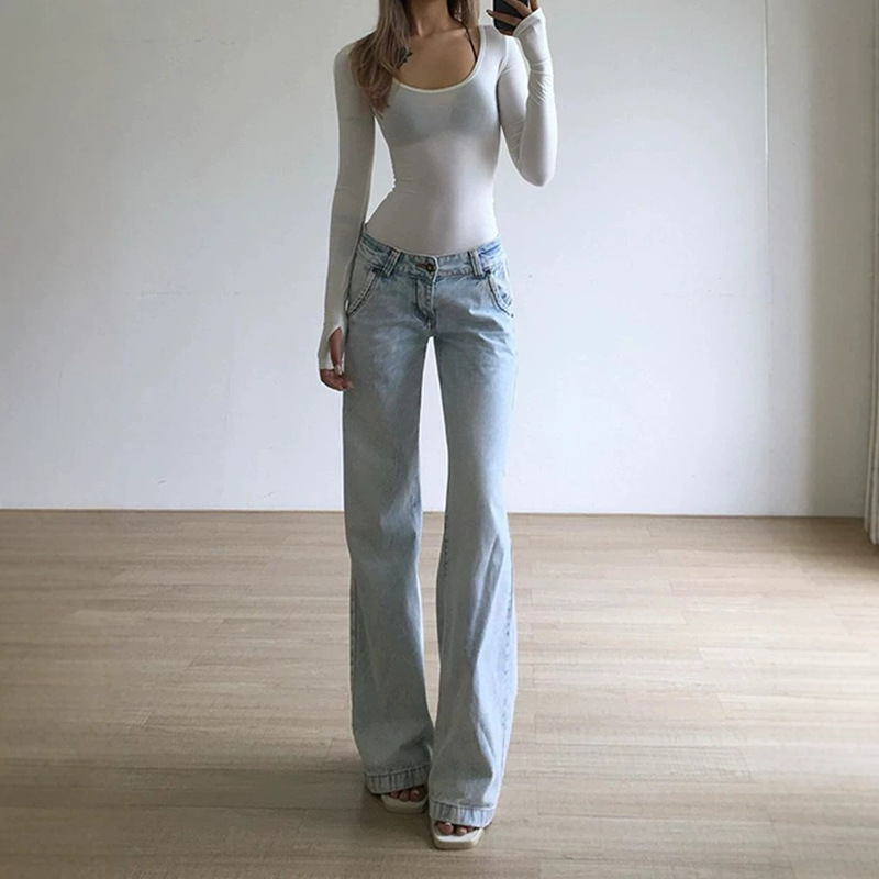 Snowflake blue and white ultra-stylish retro western women's light blue straight low-rise jeans Snowflake blue and white ultra-stylish retro western women's light blue straight low-rise jeans