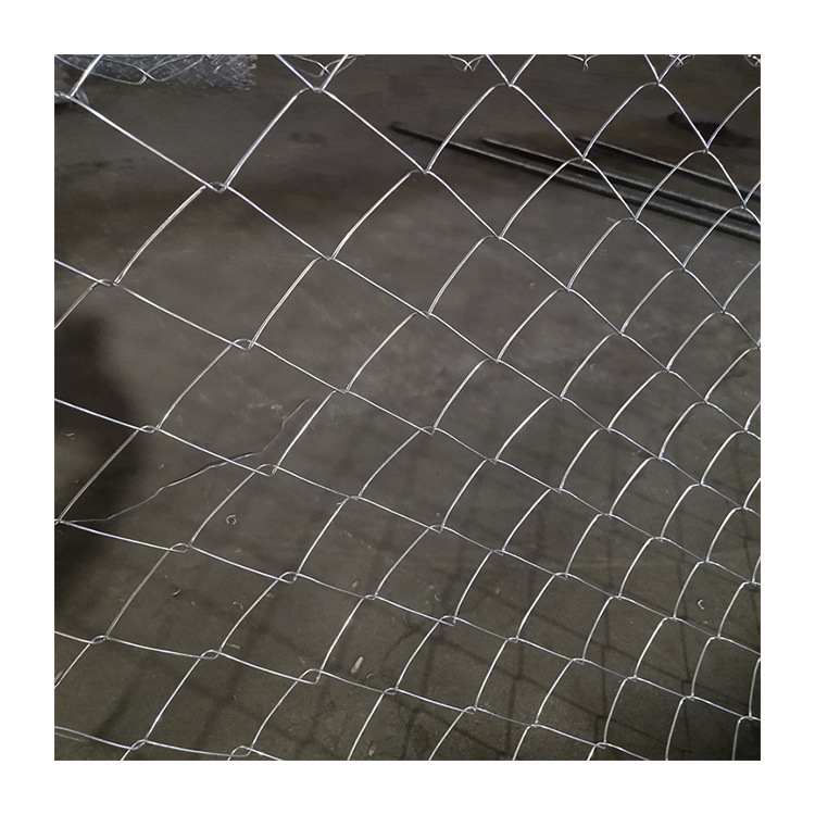 定州厂家出售包塑勾花网鸡鸭养殖网果园围栏网球场工地围栏铁丝网