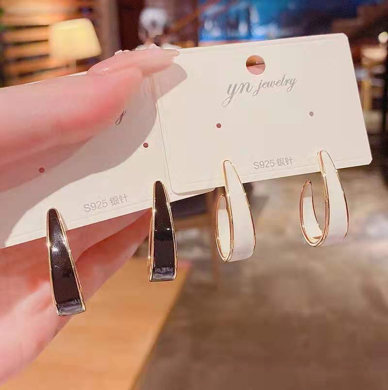 new drip glaze black white U-shaped earrings