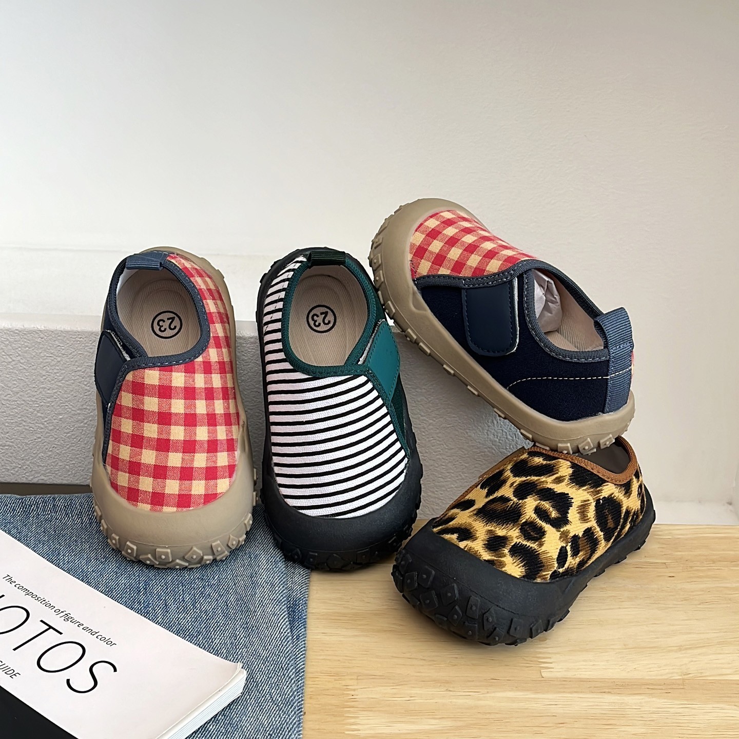 Korean-Style Kindergarten Canvas Shoes 2026 Spring and Autumn New Model for Boys, Cute Color-Blocking Soft-Soled Outdoor Shoes for Girls, Closed-Toe Single Shoes