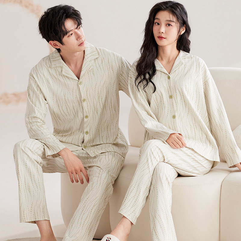 Pijamas de pareja estilo primavera y otoño, conjunto de ropa de dormir a rayas frescas de estilo coreano nuevo 2025 para hombre y mujer, manga larga, a la moda