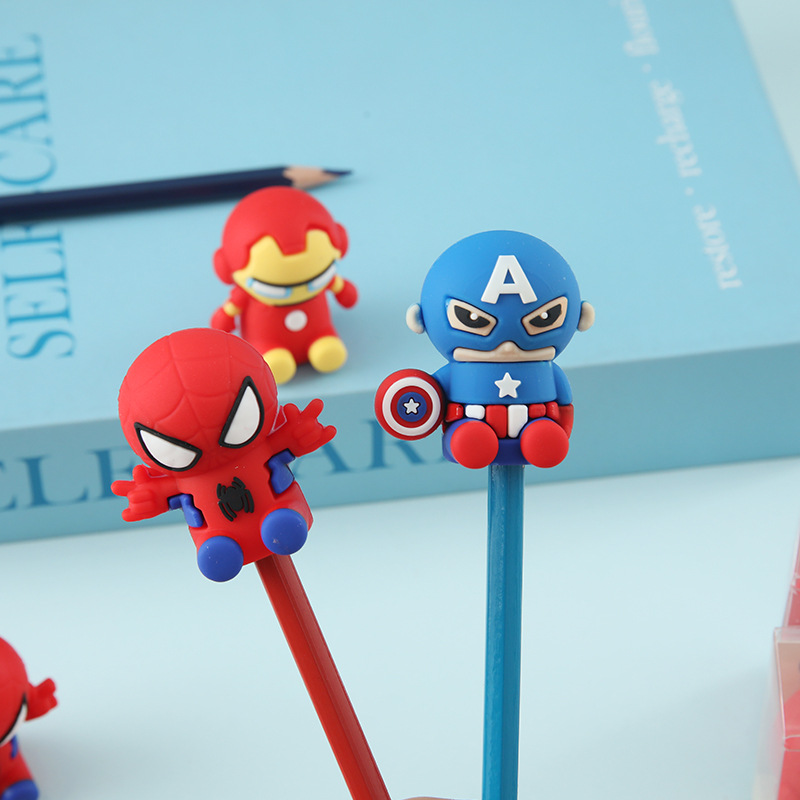 Cartoon Superman Avenger cuchillo de lápiz dibujos animados lindo muñeca bolígrafo de película suave cuchillo de lápiz portátil para estudiantes de primaria