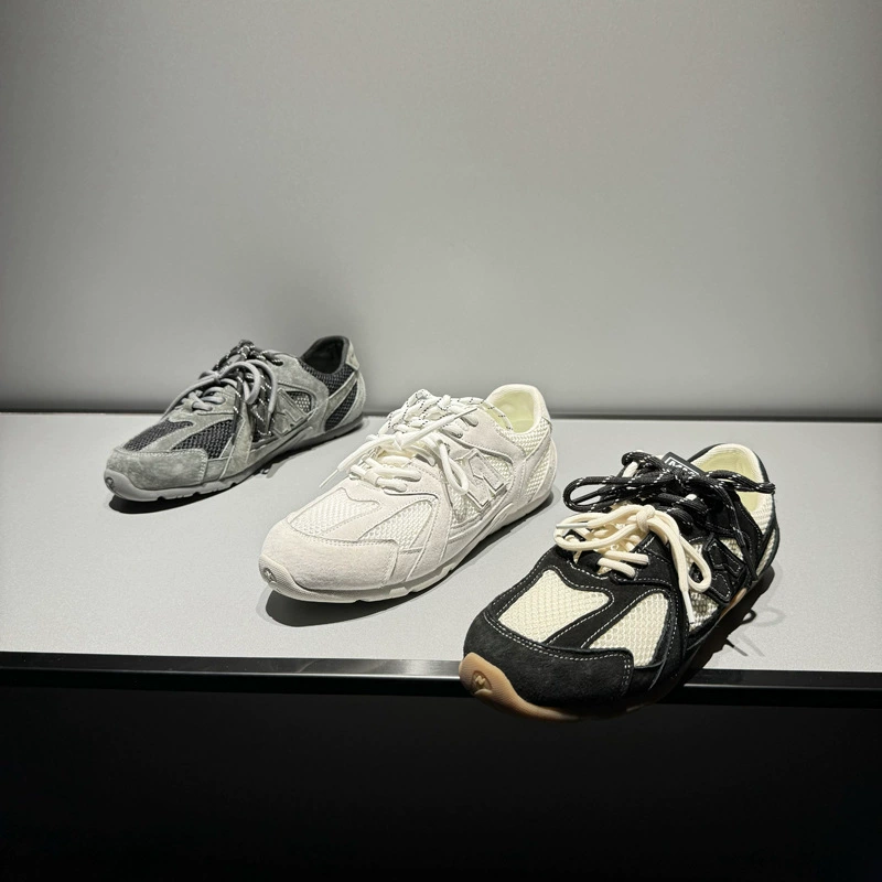 Сетчатая поверхность дышащая низкая банда 2024 новый мягкий фон ретро повседневный спорт