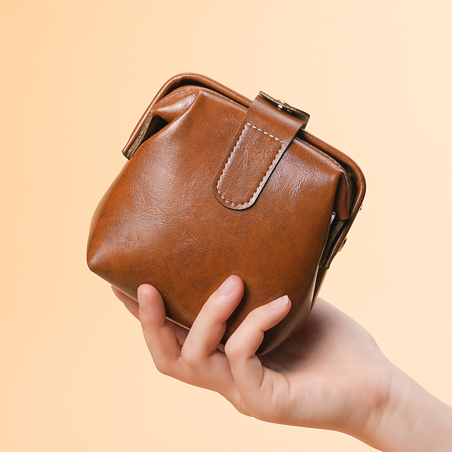 Bolsas de maquillaje hechas a mano originales de cuero suave, nicho de alto nivel, bolsas de mano para jugar bolsas de almacenamiento retro, bolsas de viaje para mujeres.