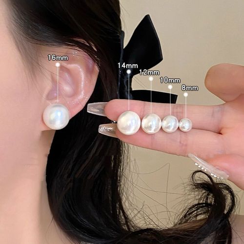 Flat round pearl earrings for women  new simple temperament earrings high-end earrings s925 silver needle ear piercing