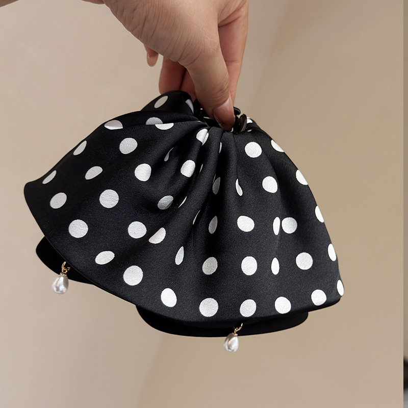 112 юбка в горошек с заколкой в хвост, черная