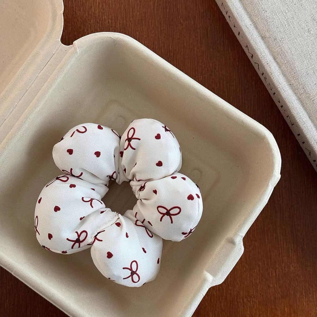 #흰색 꽃 머리끈 10cm 1개