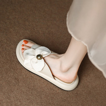一件代发厚底凉拖鞋女外穿2023春夏新款花朵时尚珍珠平底一字拖鞋