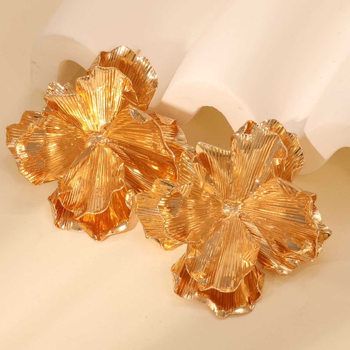 Europe and the United States cross-border jewelry fashion retro multi-layer flowers metal temperament exaggerated ladies earrings earrings cross-border wholesale