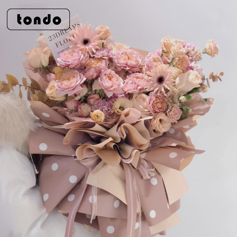 Suministro exclusivo transfronterizo de papel Ouya de lunares, papel de regalo floral, papel Cynthia de lunares, al por mayor en stock.