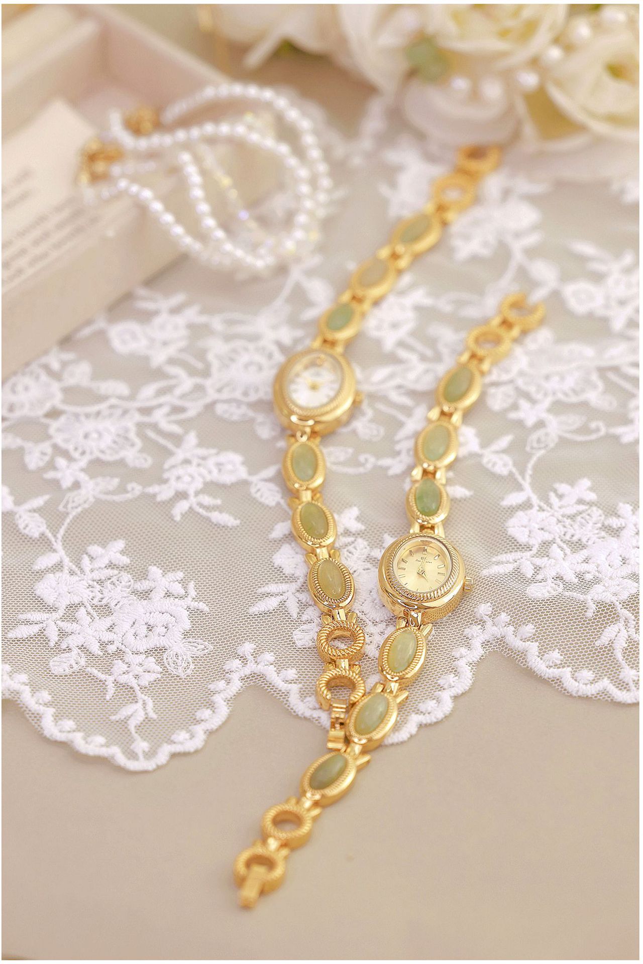 60g Weight Tempered Glass Mirror Material Alloy Strap Material Watch Classification Pointer Display Type Jewelry Buckle Buckle Style Oval Dial Shape Daily, Date Occasion Quartz Movement Solid Color Pattern Women's Gender Simple Style, Classic Style Style Simple Style Classic Style Solid Color Jewelry Buckle Quartz Watch Women's Watches 3
