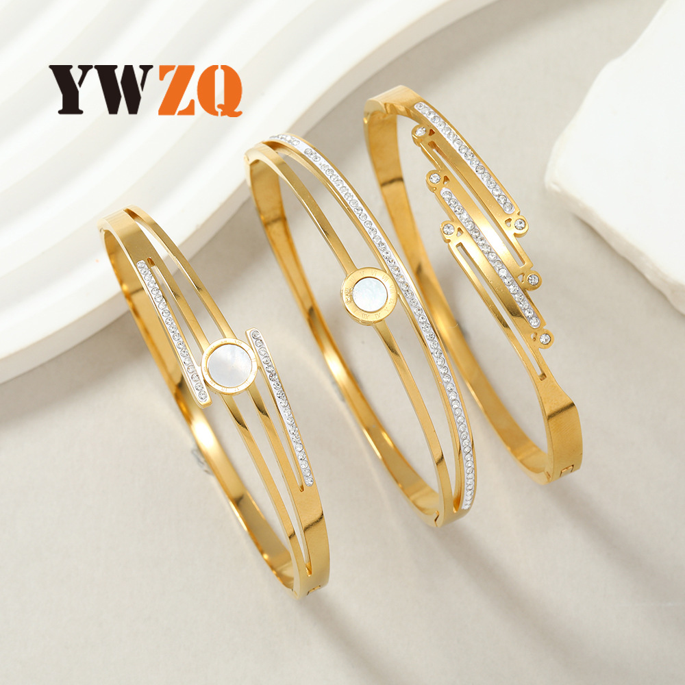 New Titanium Roman Digital Women's Shell Round Sign Diamond Stainless Steel Fashion Bracelet Decoration_voghion.com