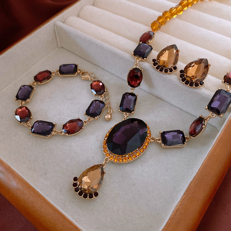 Second-hand diamond oval drop necklace