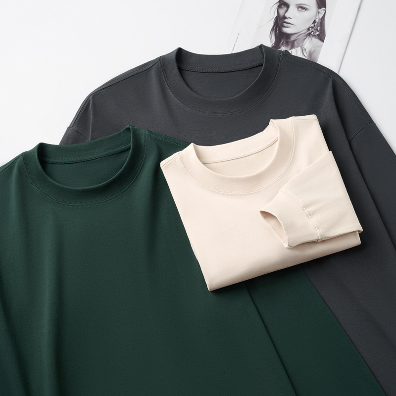 300gの精練肌に厚い純綿長袖tシャツ男2024秋冬の中に純色の丸襟の底のシャツの上着を掛けます。