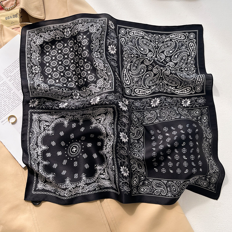 에스닉 캐슈 플라워-블랙