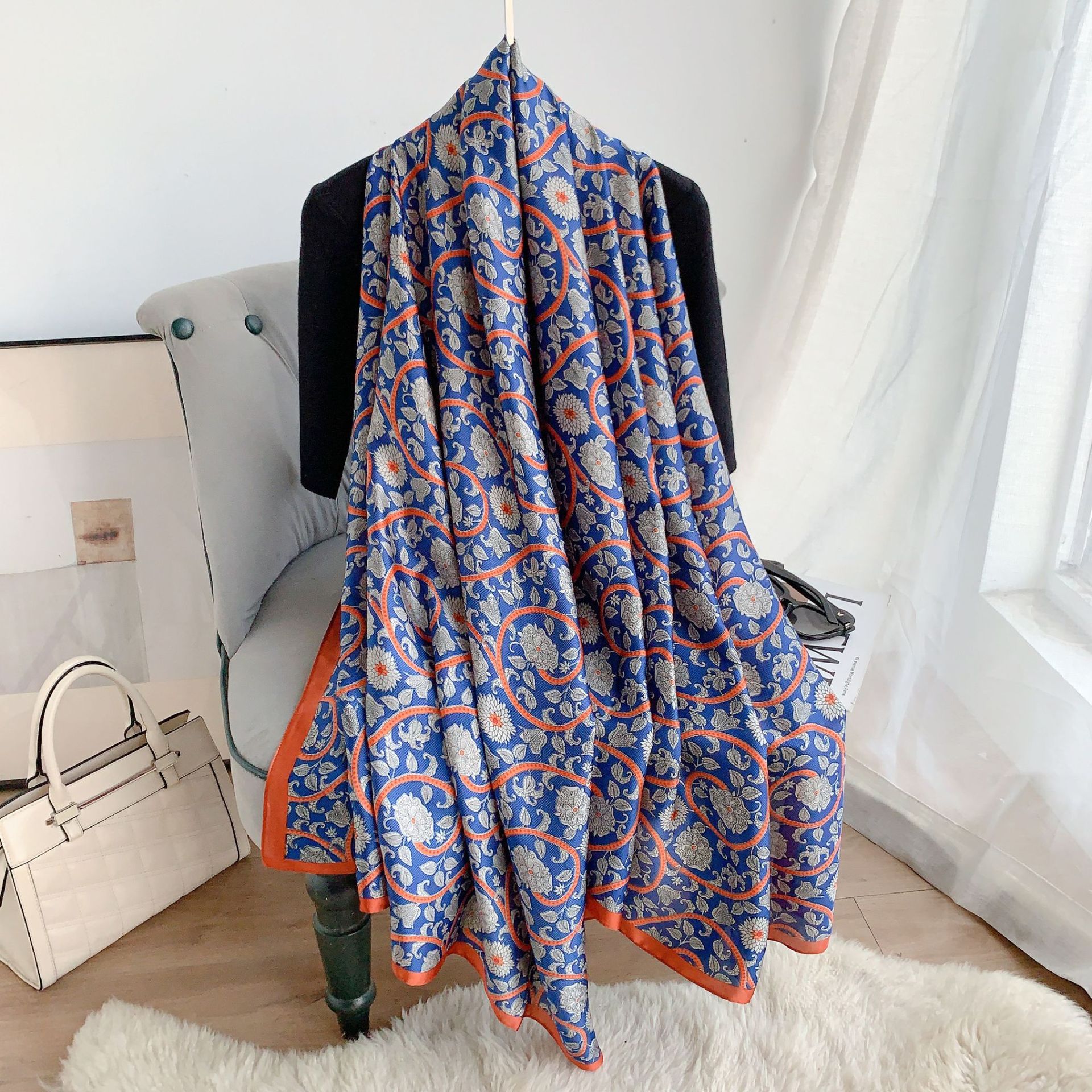 Bufanda de seda impresa de moda de estilo coreano para mujer bufanda de protección solar fina de verano chal de habitación con aire acondicionado al aire libre en stock