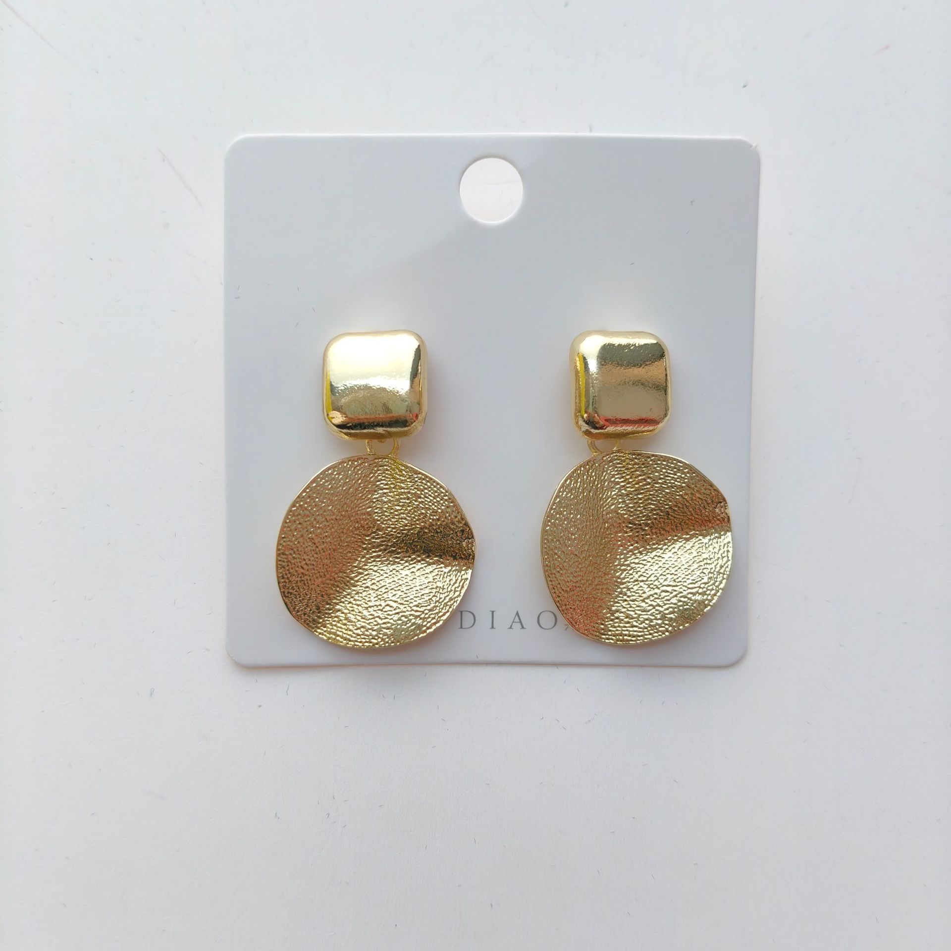 심플한 메탈 잎 귀걸이