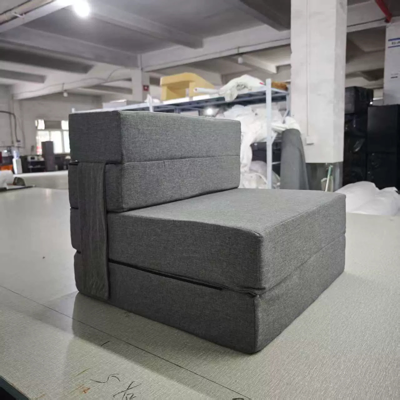 跨境热卖折叠沙发床亚马逊新品高密度海绵床垫折叠午休垫子海绵垫