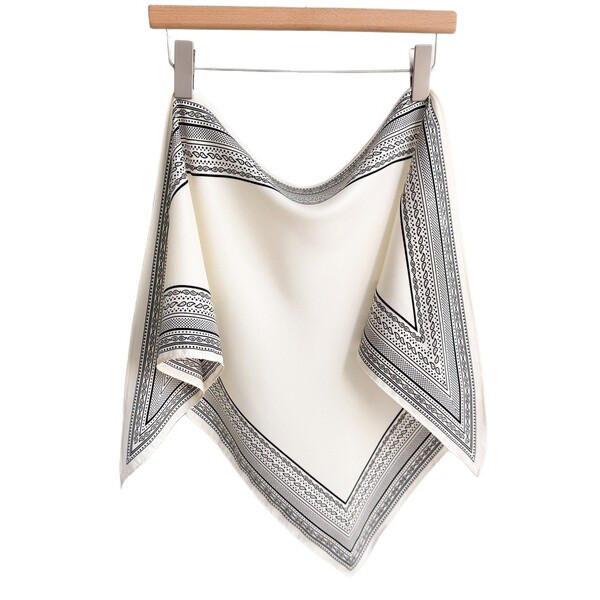 Retro geometric ethnic belt