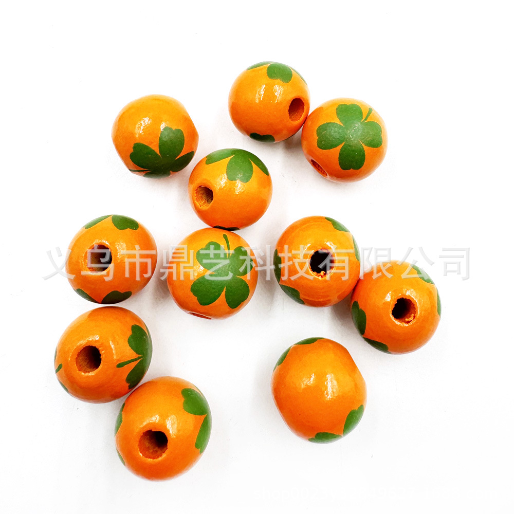 卸売りプリント木珠アイルランド日木珠クローバー四葉草形散珠diyビーズアクセサリー部品