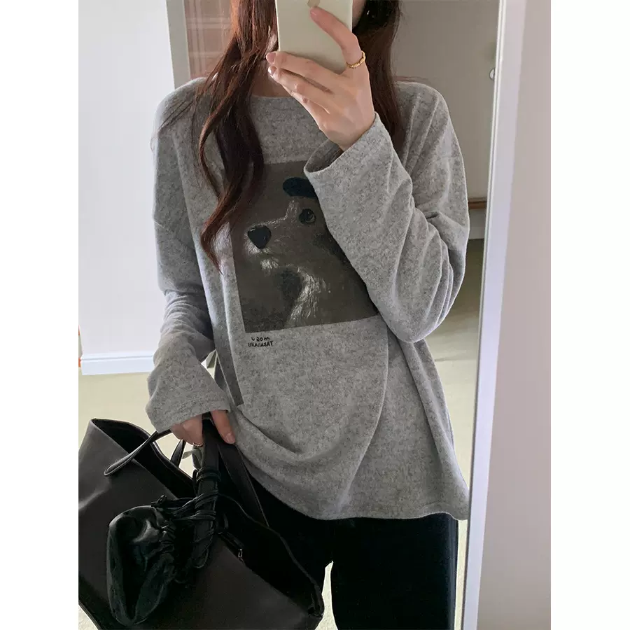 黄峥 复古磨毛狗狗印花长袖T恤女冬季休闲宽松打底内搭上衣541097