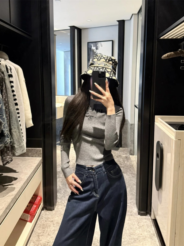 南油女装高定PD普家24早春新款蓝色圆领短款毛织衫漏腰修身羊毛衣|undefined