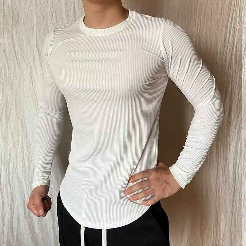 High-end fitness long-sleeved T-shirt for men, slim fit, stretchy, striped, suitable for layering under a sweatshirt, casual, split-hem base layer.