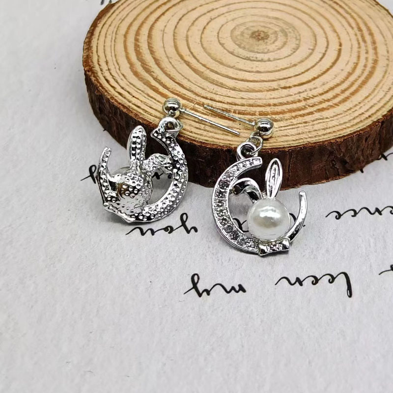 Cute Rabbit Moon Alloy Plating Inlay Rhinestones Pearl Women's Earrings Necklace display picture 4