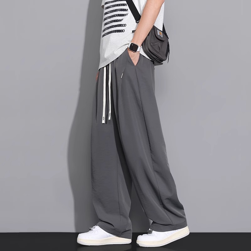 2558 그레이
