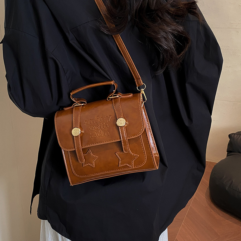 2025 primavera y verano nuevo exquisito pequeño bolso cuadrado moda femenina todo fósforo mensajero de un solo hombro bolso de axila de alta calidad mujer