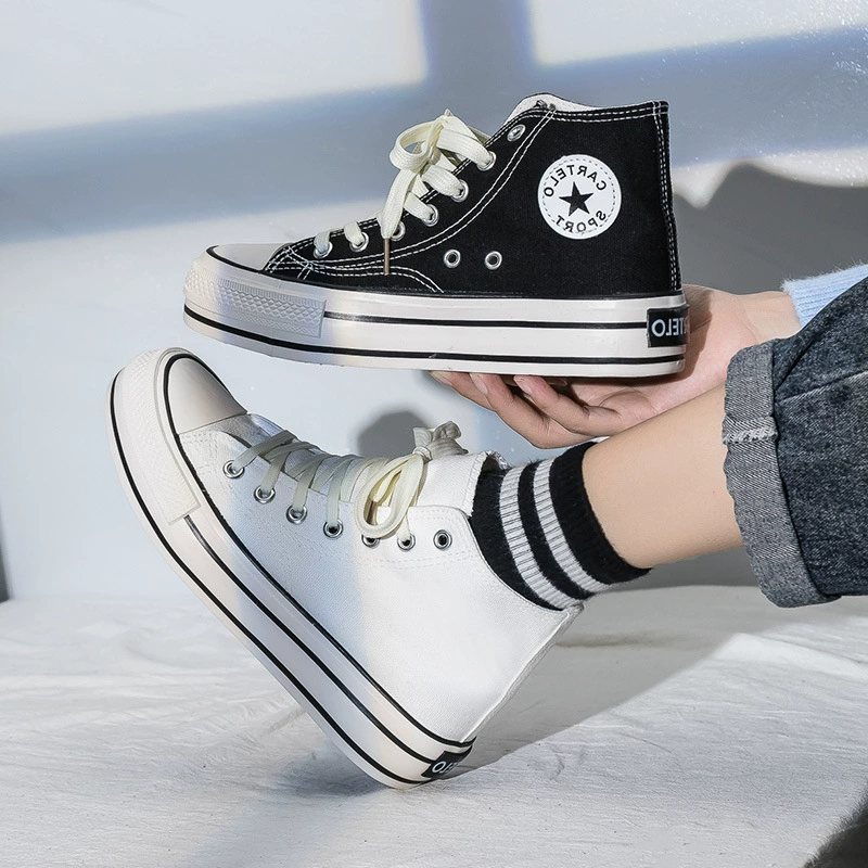 Обувь для увеличения внутренней высоты, белые туфли на 6 см, женская новая Студенческая модная обувь из губки на толстой подошве в Корейском стиле, парусиновая обувь на танкетке с высоким берцем для женщин