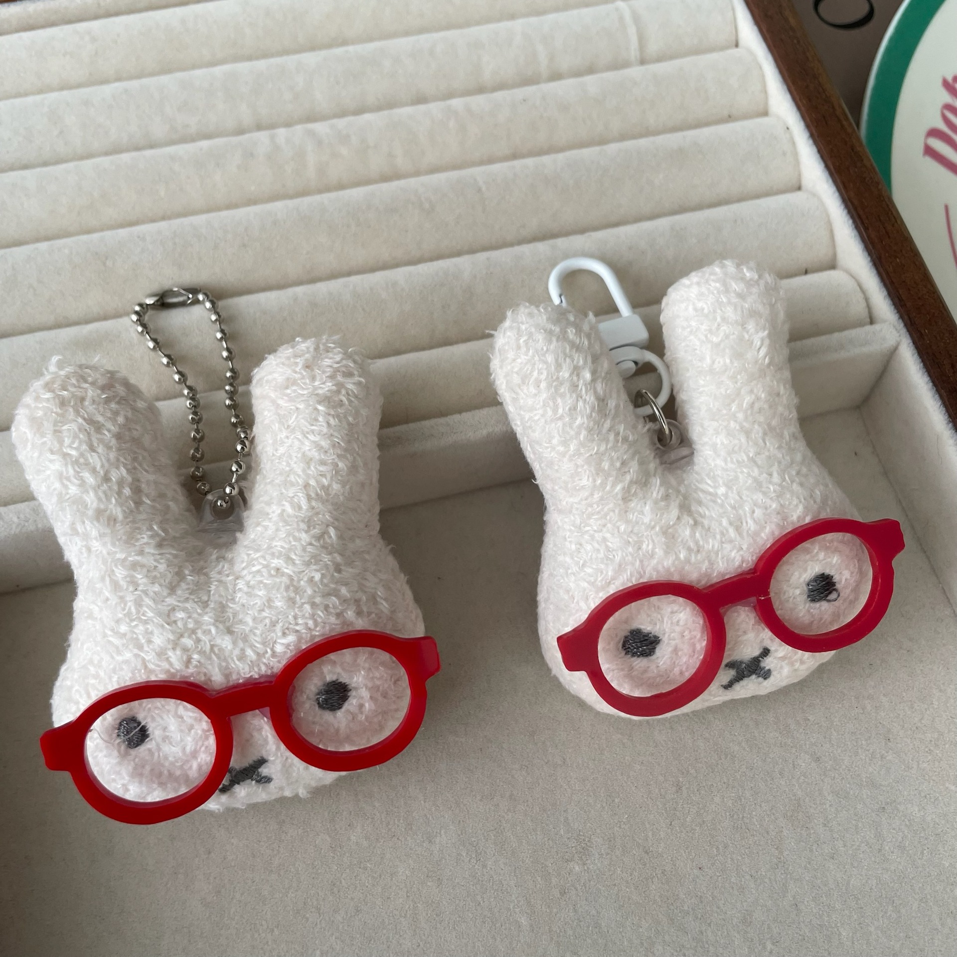 Internet Celebrity Glasses Kt Cat Doll Keychain Cute Cat Plush Pendant Cartoon Student School Bag Pendant Jewelry Accessories