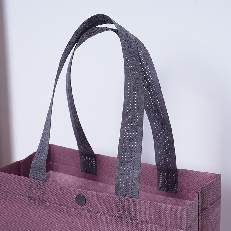 Bolsas de tienda de ropa de alta sensación bolsas de compras bolsas de mano personalizadas red especial no tejida ropa de mujer nueva bolsa de empaque image 4