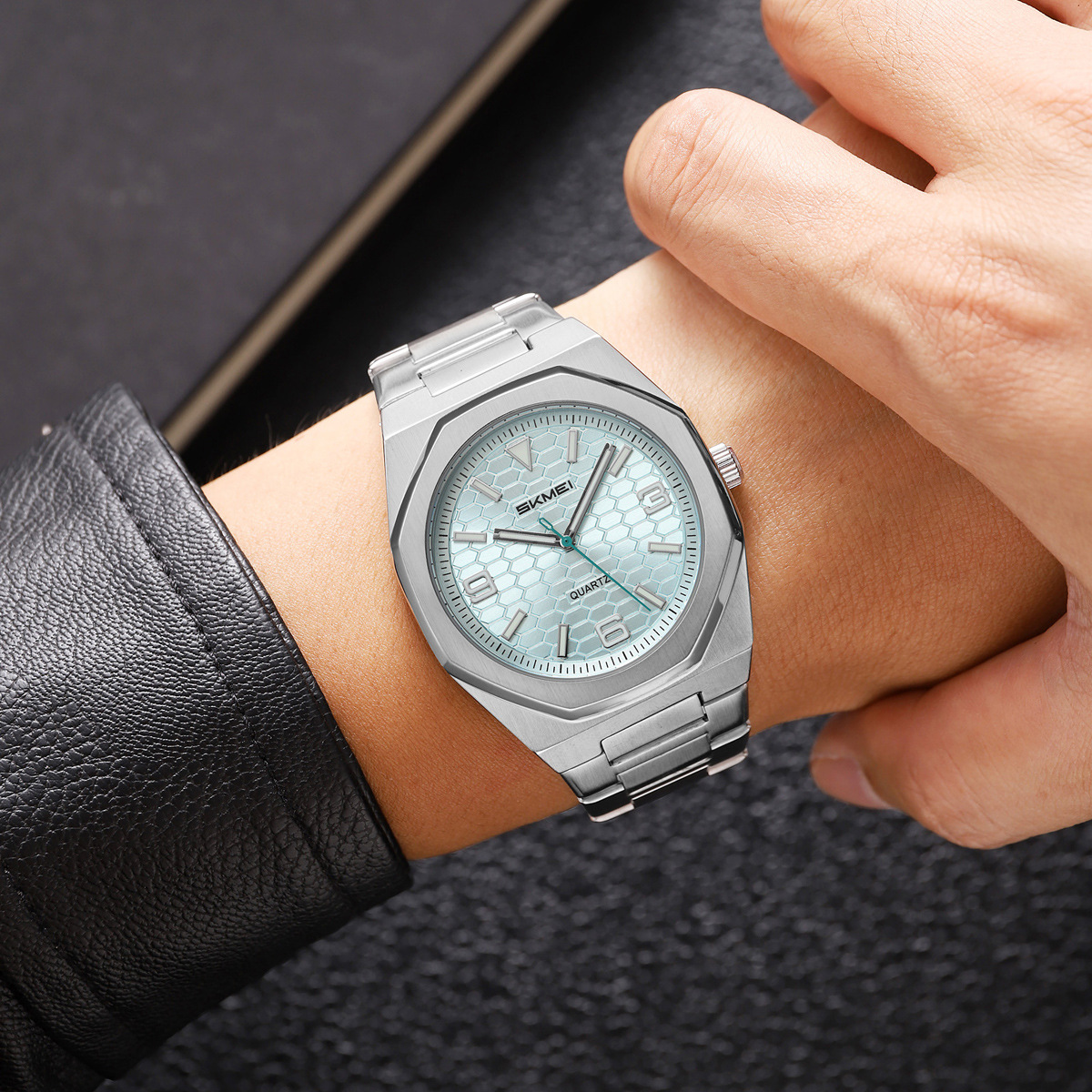 Momento de belleza simple reloj de hombre nocturno impermeable reloj de cuarzo correa de acero reloj de hombre de negocios ocio suministro transfronterizo