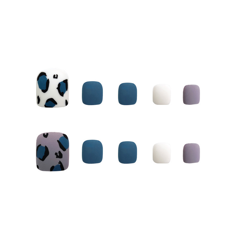 El comercio exterior de moda contraste de color parche de uñas de pie atmósfera elegante blanquear 24 piezas de uñas de pie de estampado leopardo dulce y cool simple