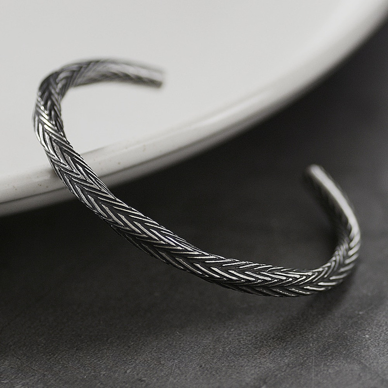 wish hot selling vintage Viking pattern bracelet bracelet men's Viking bracelet jewelry factory direct sales wish hot selling vintage Viking pattern bracelet bracelet men's Viking bracelet jewelry factory direct sales