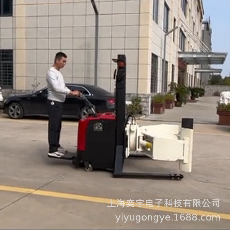 支腿站驾式夹抱车