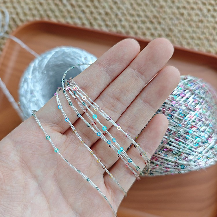Sequin alambre de seda seda seda seda de color brillante cuentas de gancho suéter DIY tejido a mano 50g fábrica al por mayor