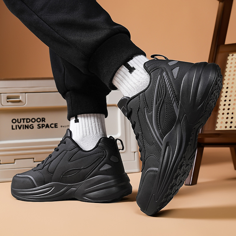 Otoño y invierno nuevos zapatos de hombre antideslizantes zapatos deportivos casuales negros de mediana edad zapatos de papá con suela suave zapatos de viaje resistentes al desgaste