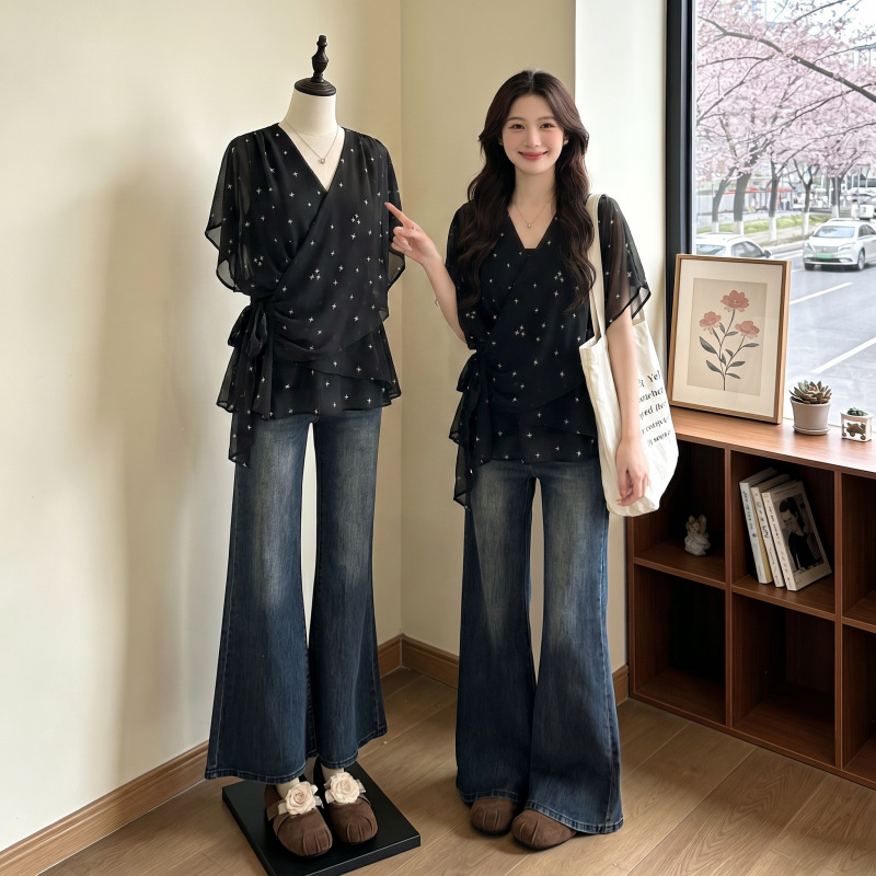 Áo thun nữ cổ V chấm bi đen thắt eo phong cách trẻ trung — màu đen chi tiết 1