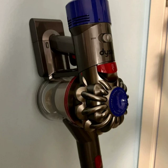 【One-piece delivery】Dyson V8Slim Fluffy Lightweight Cordless Vacuum Cleaner Vacuum and Mite Removal