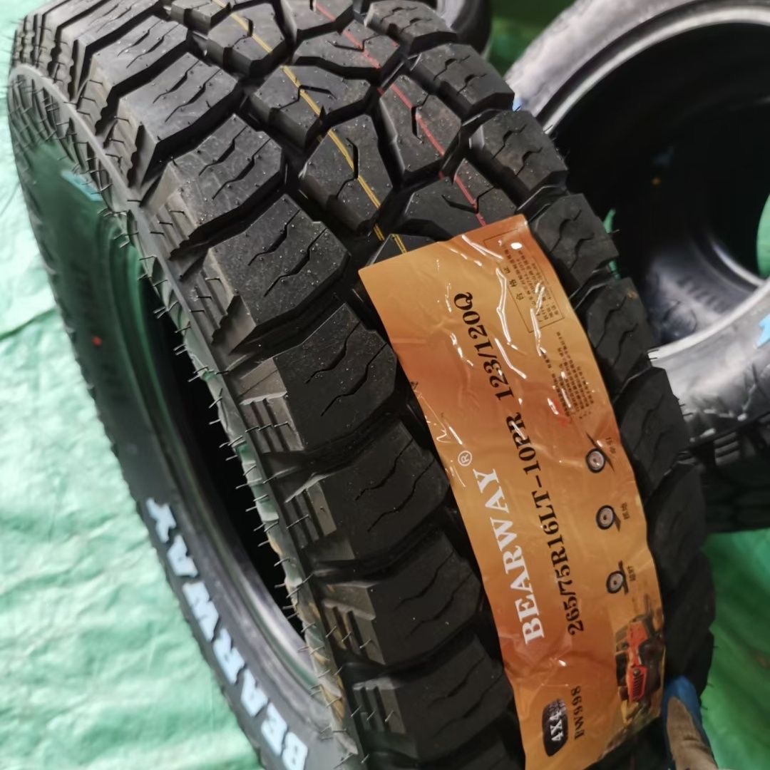 Off-Road Tires 215/235/245/265/65/70/75R15R16R17 Pickup Truck Tires At/Mt Tires