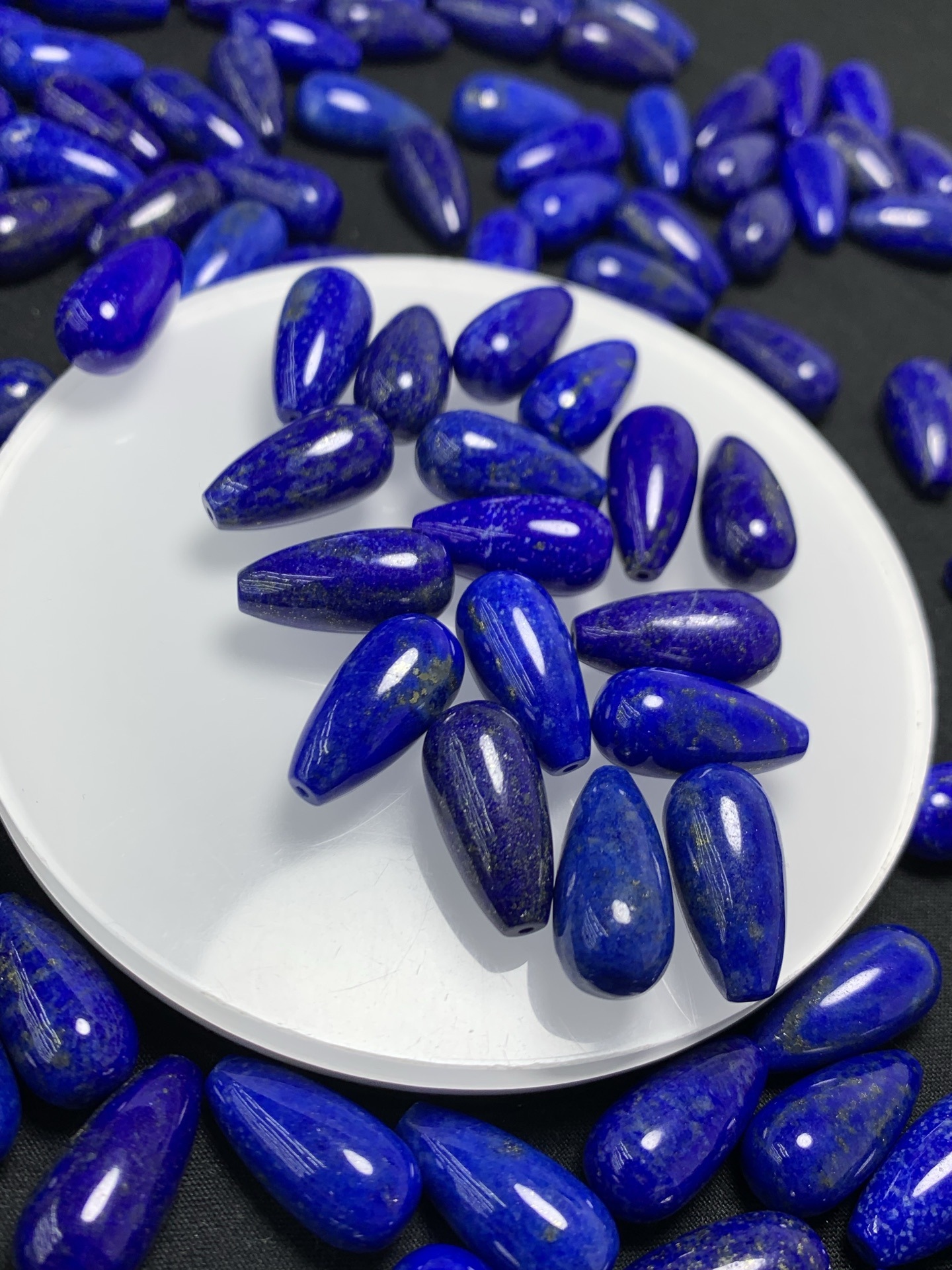 Natural lapis lazuli water drop-shaped beads, half-drilled, with a hole through the center, for DIY bracelets, pendants, and bead stringing projects