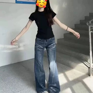 ��ɫ����W������t��Ů�ļ������@�ݻ��A��ٴɫ�w����������