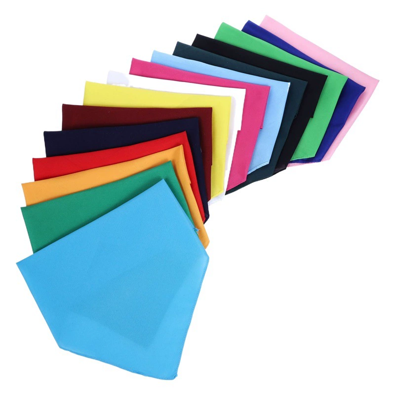 Фабрика прямой треугольник полотенце изготовленный на заказ любимчика сплошной цвет треугольник полотенце плюс логотип шарф любимчика Собака квадратное полотенце оптом