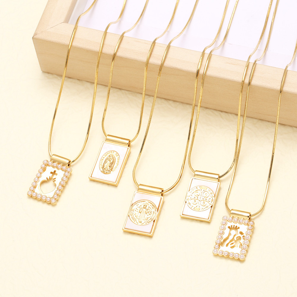 Großhandel Schmuck Vintage-Stil Einfacher Stil Kreuzen Kupfer Hülse Überzug Halskette Mit Anhänger Schlangenkette display picture 2