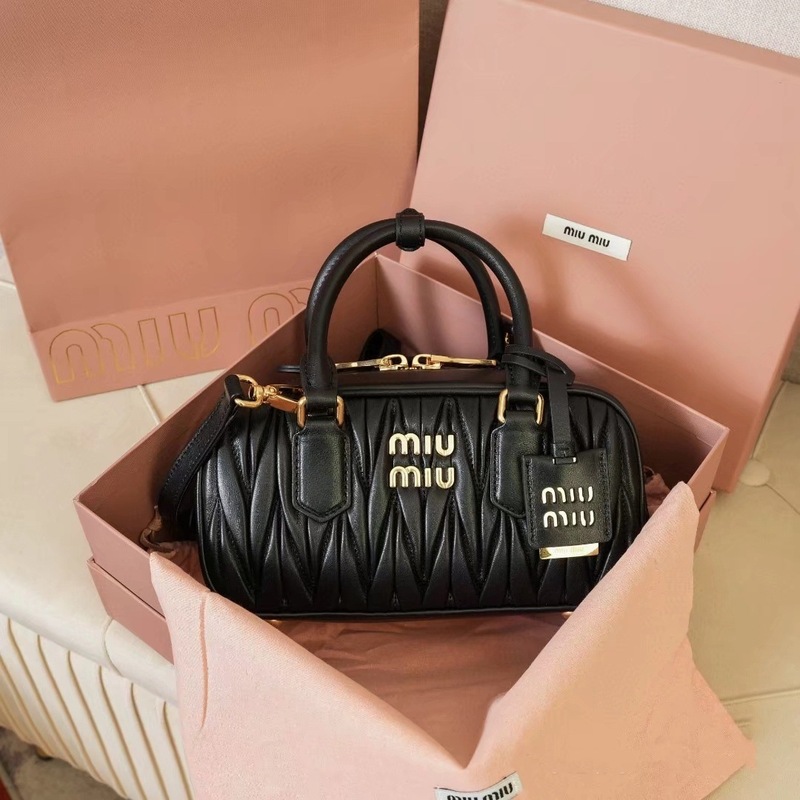miu 新しいプリーツラムスキンボストンスモールボウリングレトロポータブルピローバッグシングルショルダークロスボディレディースバッグ|undefined
