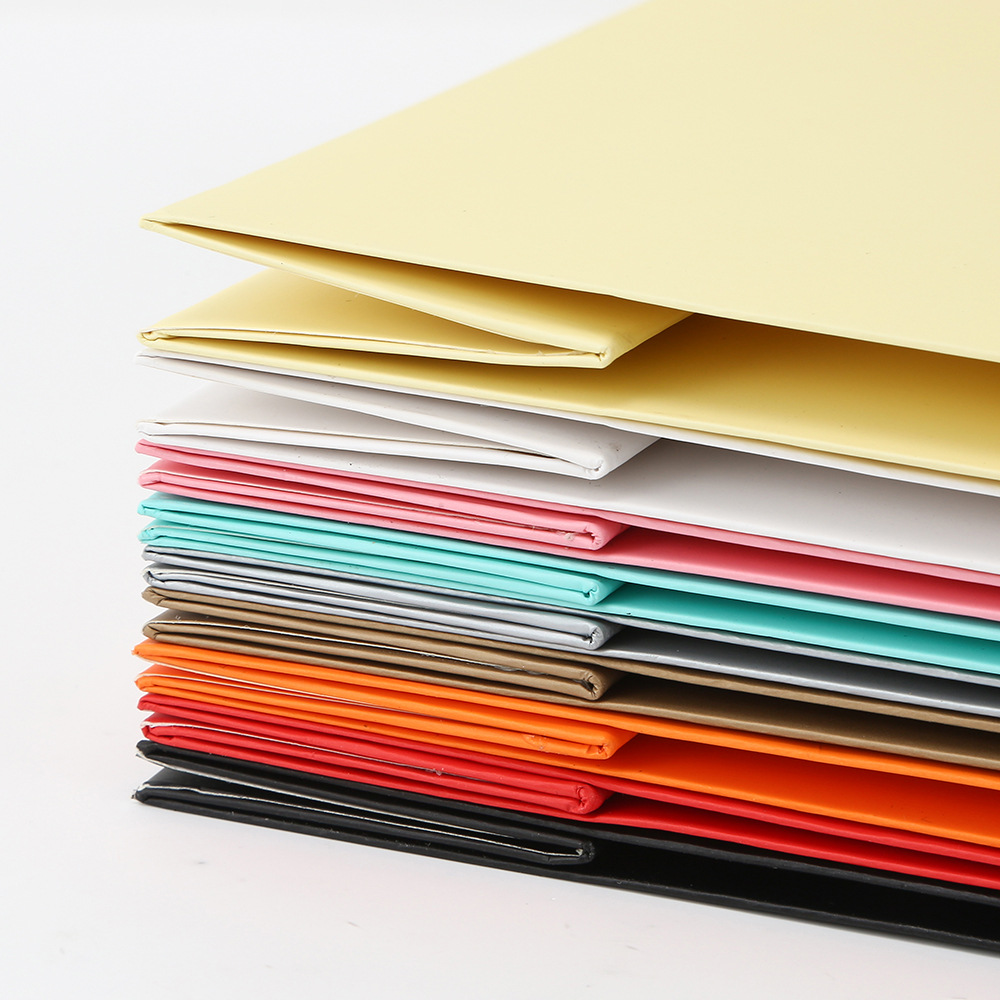 Bolsas de cartón kraft, bolsas de compras, bolsas de embalaje, bolsas de regalo, bolsas de impresión LOGO, bolsas de mano agujeradas en stock