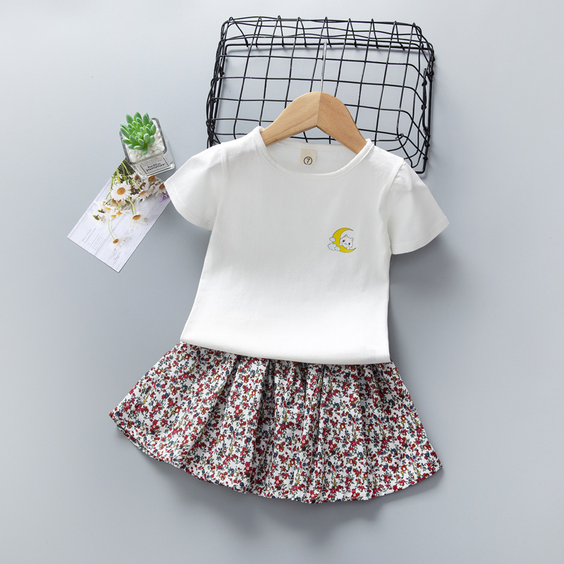 2020 summer new pattern Children's clothing girl Summer wear Korean Edition Short sleeved Cartoon Western style fluffy Pleated skirt Two piece set